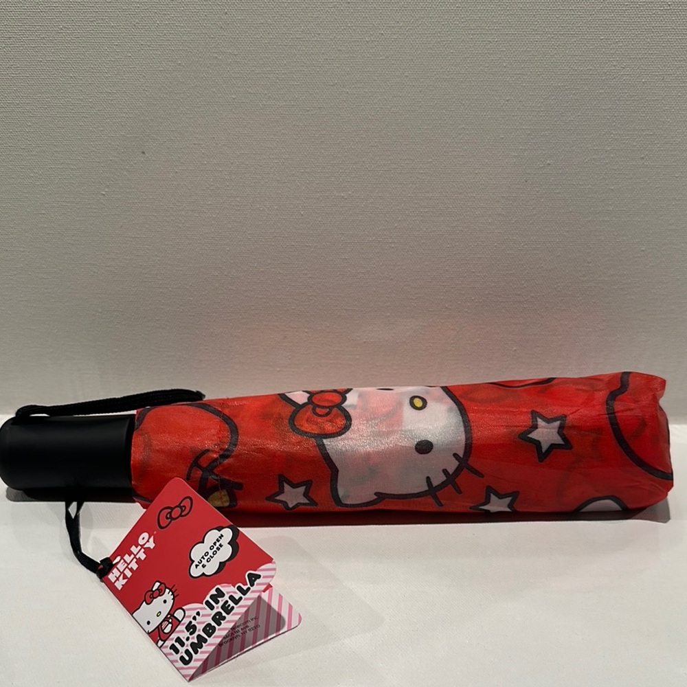 NWT Hello Kitty 11.5” Auto Close & Open Umbrella.
